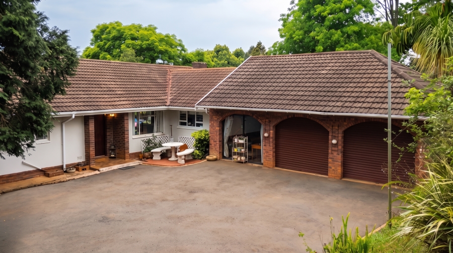 4 Bedroom Property for Sale in Mountain Homes KwaZulu-Natal