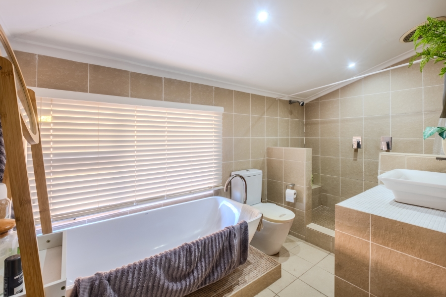 3 Bedroom Property for Sale in Sunningdale KwaZulu-Natal