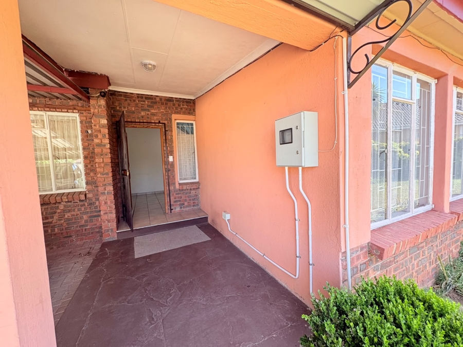 To Let 5 Bedroom Property for Rent in Pioneer Park KwaZulu-Natal