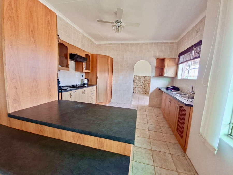 To Let 5 Bedroom Property for Rent in Pioneer Park KwaZulu-Natal