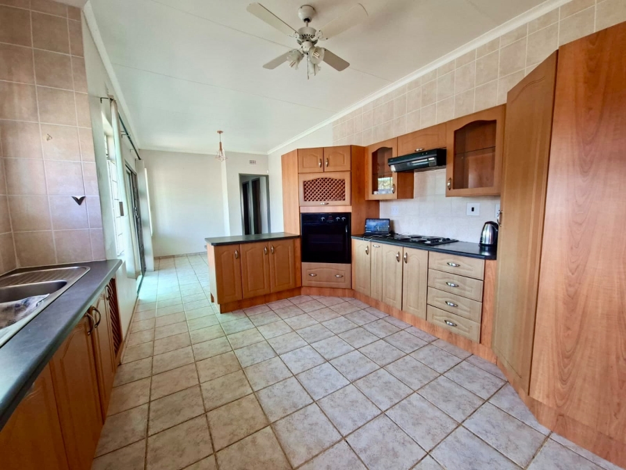 To Let 5 Bedroom Property for Rent in Pioneer Park KwaZulu-Natal