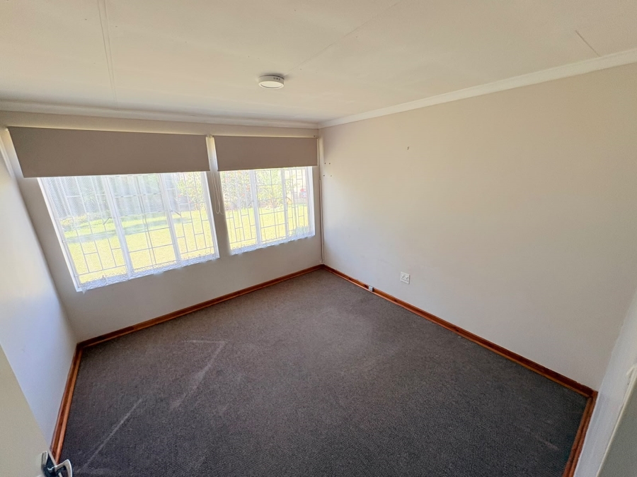 To Let 5 Bedroom Property for Rent in Pioneer Park KwaZulu-Natal