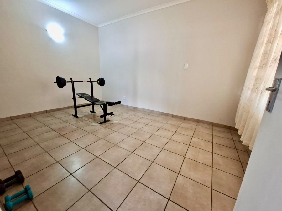 To Let 5 Bedroom Property for Rent in Pioneer Park KwaZulu-Natal