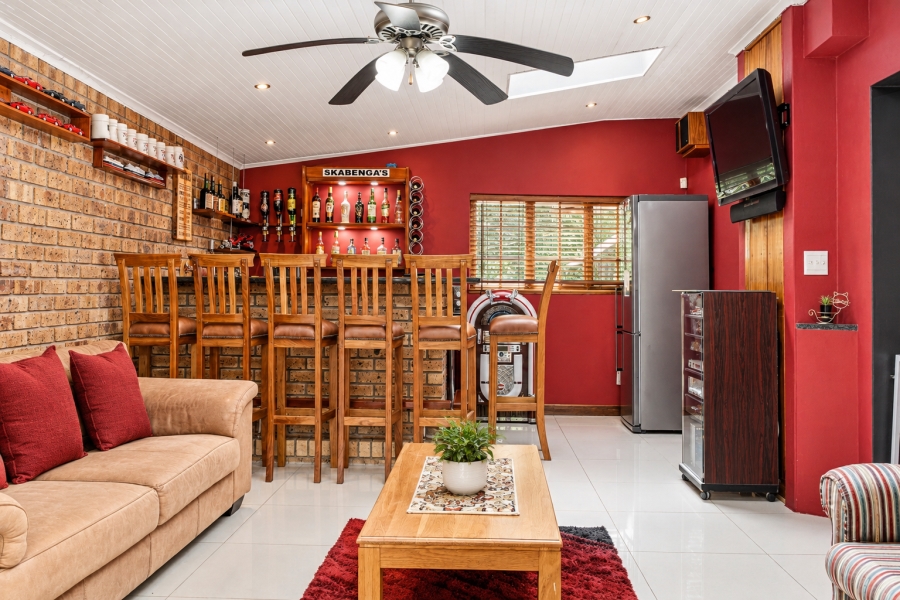 4 Bedroom Property for Sale in Kloof KwaZulu-Natal