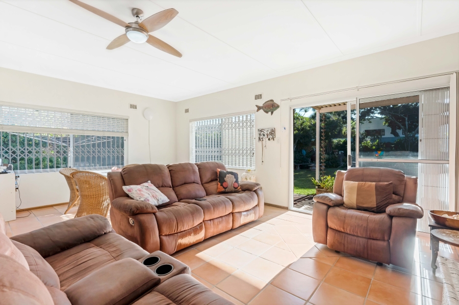6 Bedroom Property for Sale in Athlone Park KwaZulu-Natal