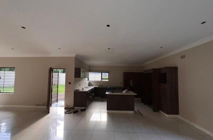 7 Bedroom Property for Sale in Blackridge KwaZulu-Natal