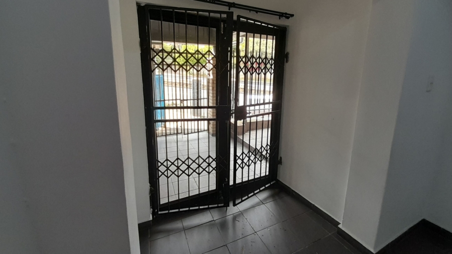 To Let 3 Bedroom Property for Rent in Bluff KwaZulu-Natal