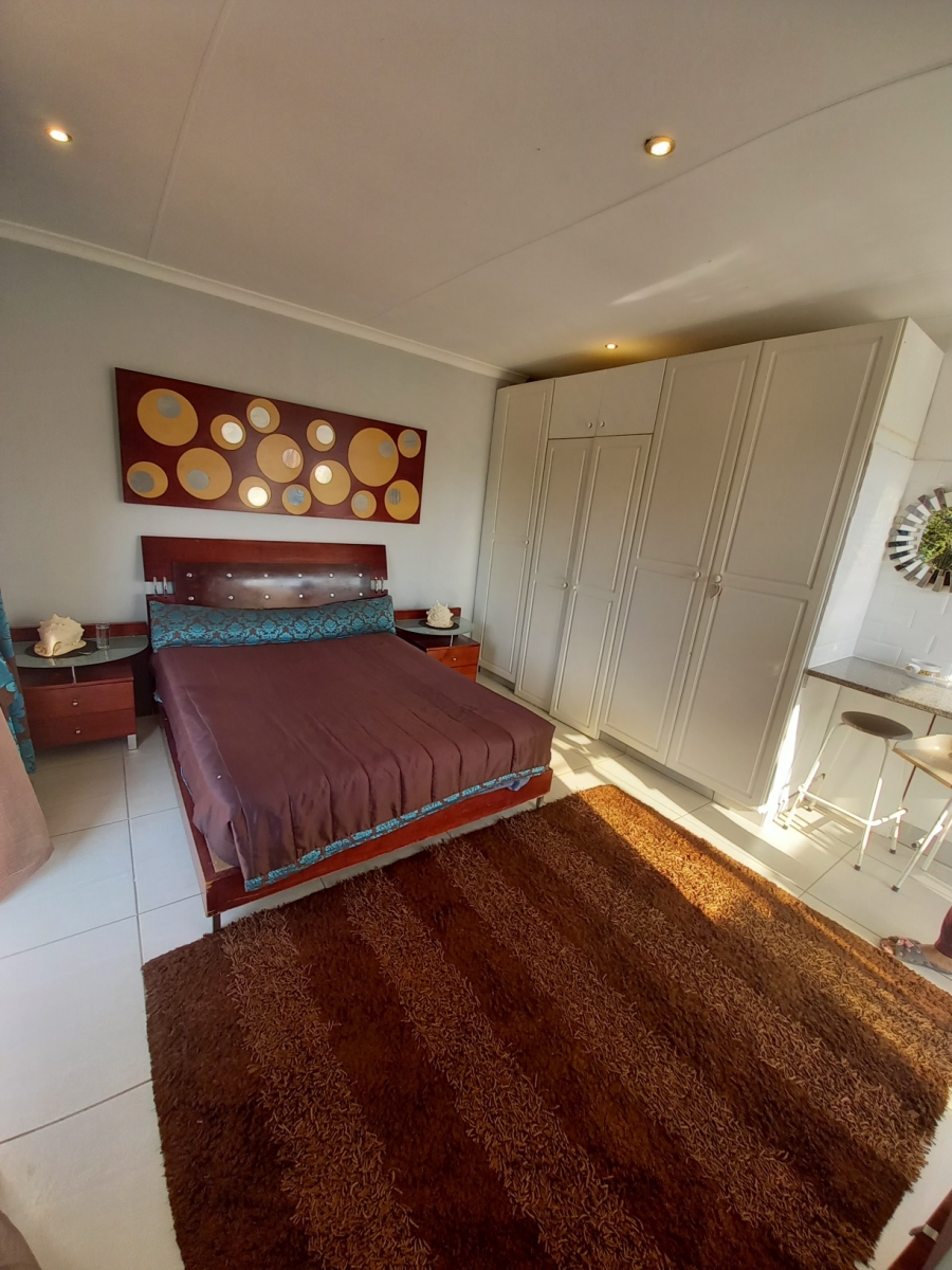 To Let 0 Bedroom Property for Rent in Kloof KwaZulu-Natal