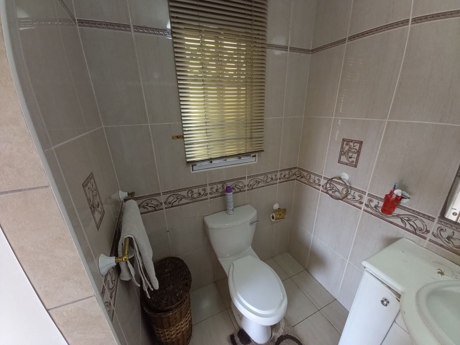 To Let 0 Bedroom Property for Rent in Kloof KwaZulu-Natal