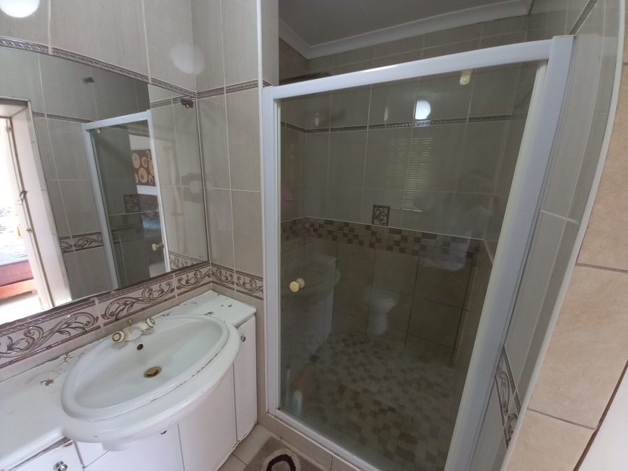 To Let 0 Bedroom Property for Rent in Kloof KwaZulu-Natal