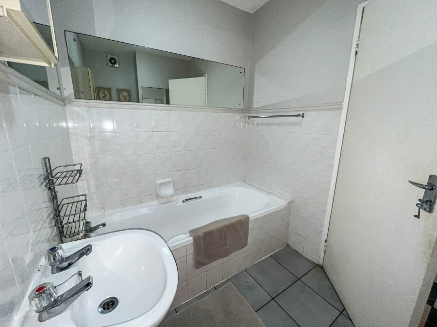 To Let 2 Bedroom Property for Rent in Umhlanga KwaZulu-Natal