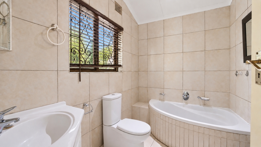 3 Bedroom Property for Sale in Crestholme KwaZulu-Natal