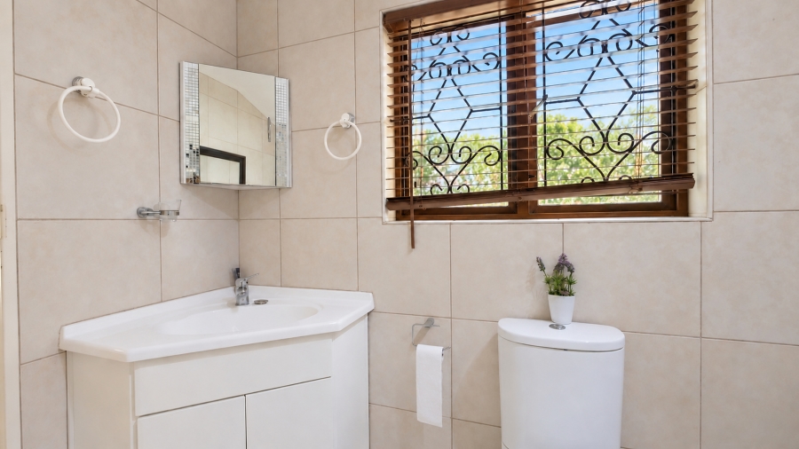 3 Bedroom Property for Sale in Crestholme KwaZulu-Natal