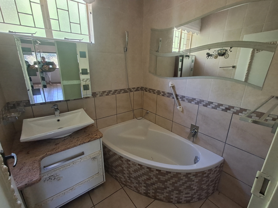 3 Bedroom Property for Sale in Huttenheights KwaZulu-Natal