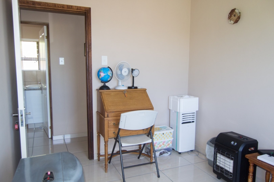 2 Bedroom Property for Sale in Freeland Park KwaZulu-Natal