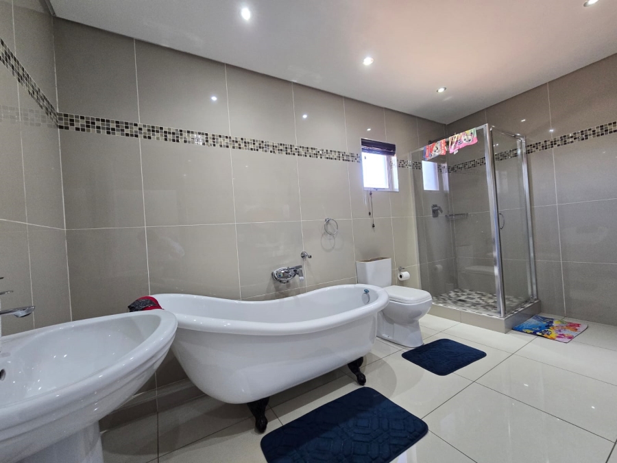 To Let 4 Bedroom Property for Rent in Ballito Central KwaZulu-Natal