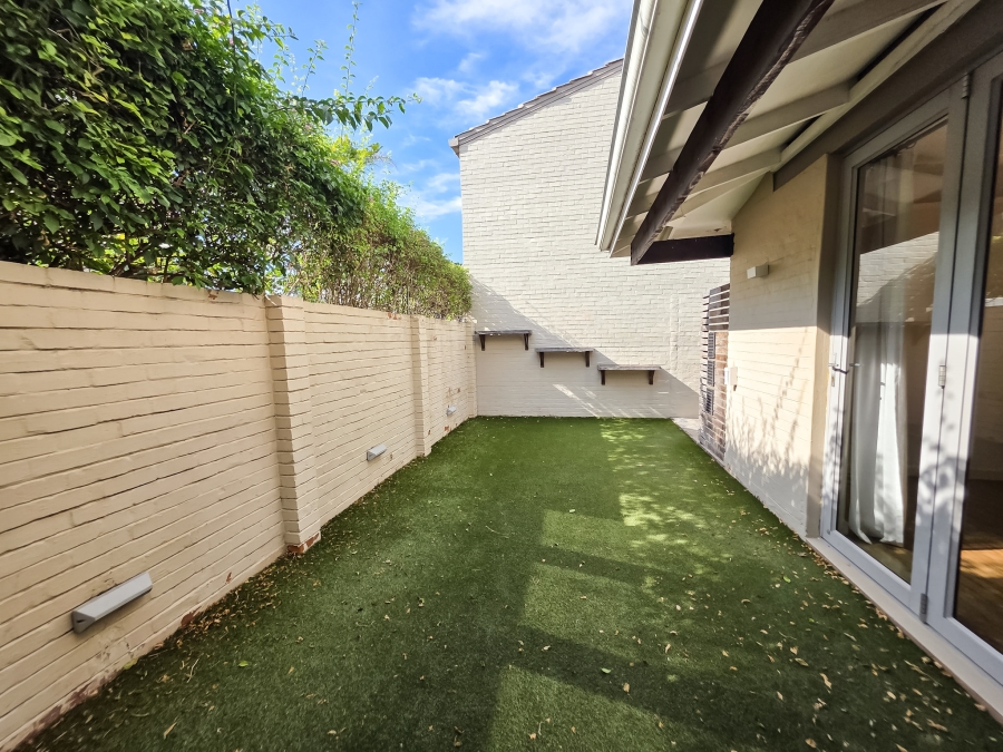 To Let 4 Bedroom Property for Rent in Umhlanga KwaZulu-Natal