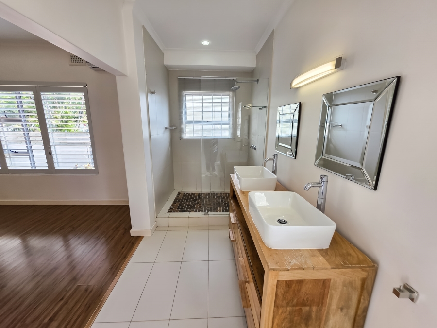 To Let 4 Bedroom Property for Rent in Umhlanga KwaZulu-Natal