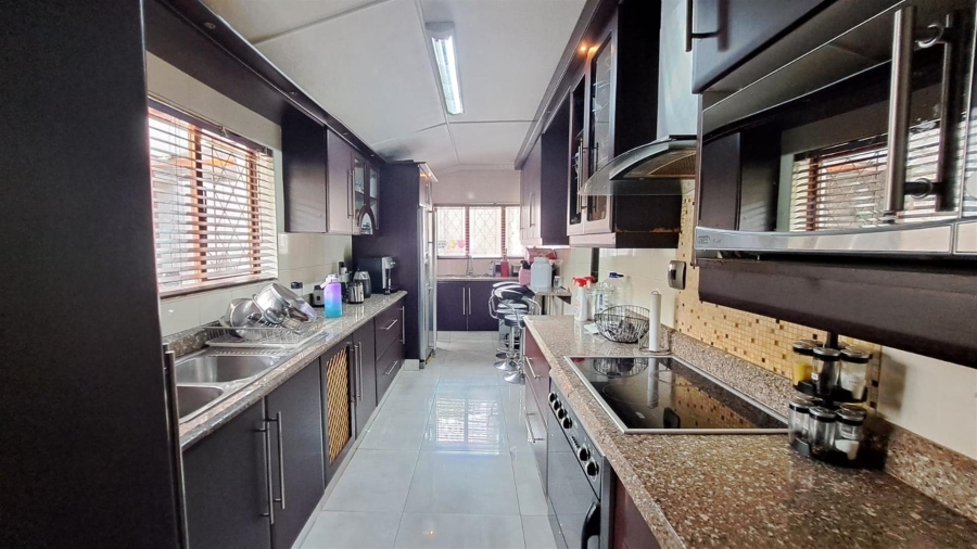 To Let 3 Bedroom Property for Rent in Chiltern Hills KwaZulu-Natal