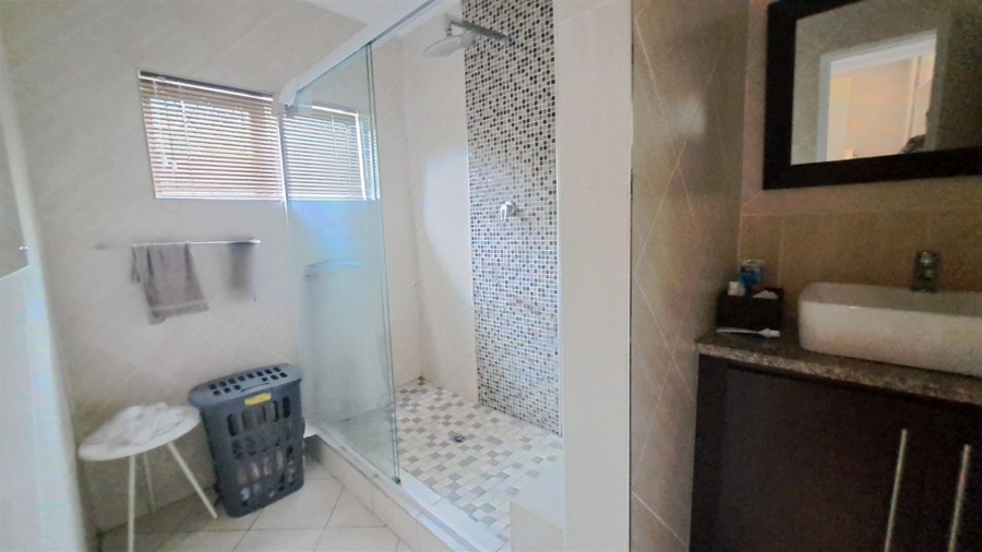 To Let 3 Bedroom Property for Rent in Chiltern Hills KwaZulu-Natal