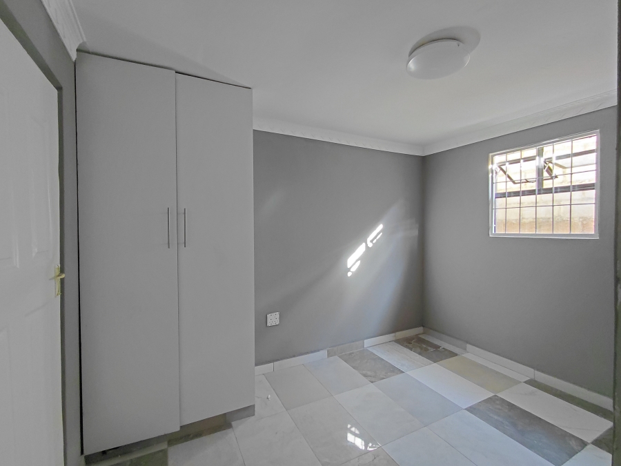 To Let 1 Bedroom Property for Rent in Montclair KwaZulu-Natal