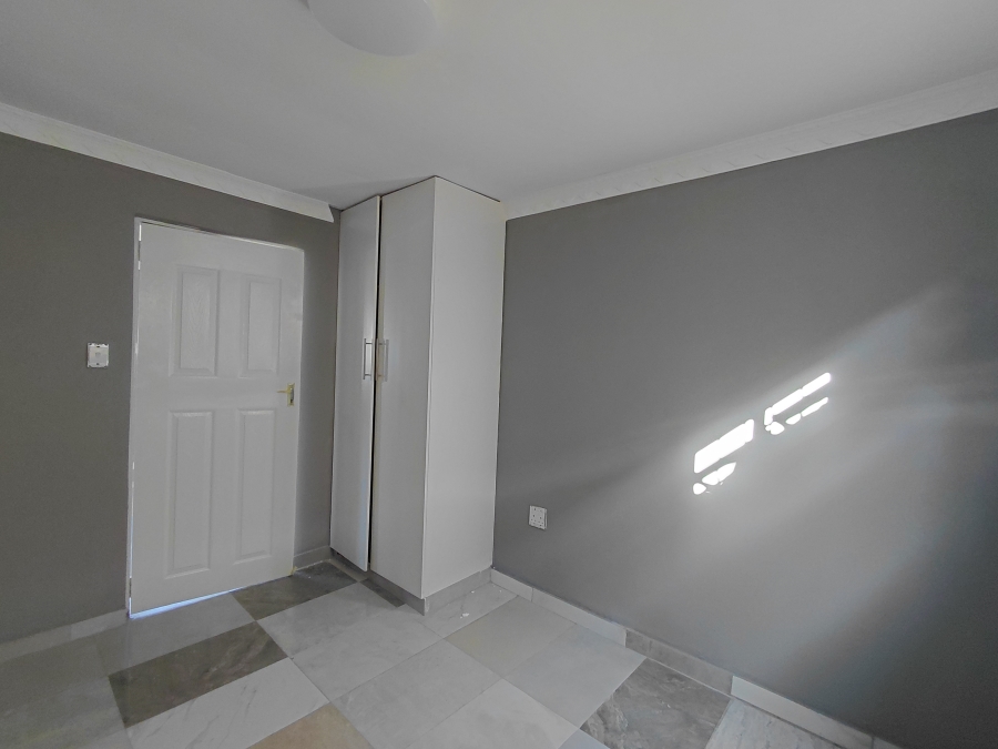 To Let 1 Bedroom Property for Rent in Montclair KwaZulu-Natal