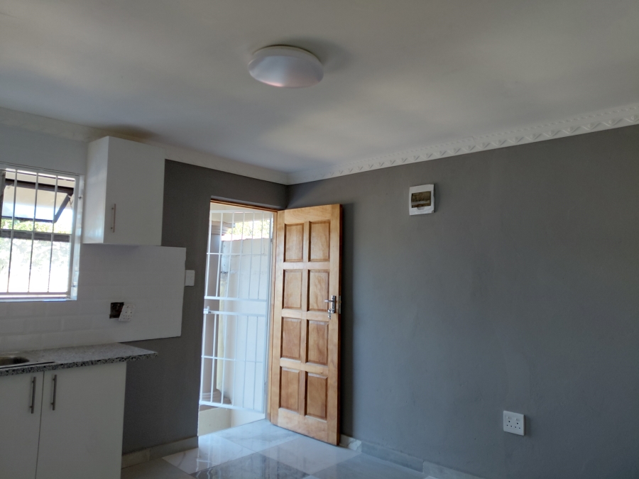 To Let 1 Bedroom Property for Rent in Montclair KwaZulu-Natal
