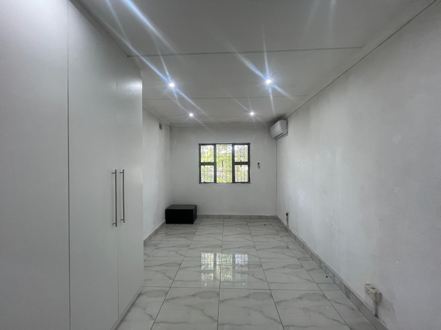 To Let 4 Bedroom Property for Rent in Westville Central KwaZulu-Natal