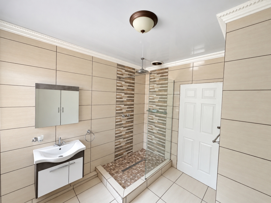 4 Bedroom Property for Sale in Amanzimtoti KwaZulu-Natal