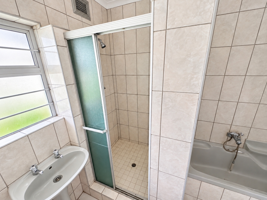 4 Bedroom Property for Sale in Amanzimtoti KwaZulu-Natal