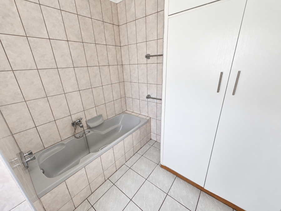 4 Bedroom Property for Sale in Amanzimtoti KwaZulu-Natal