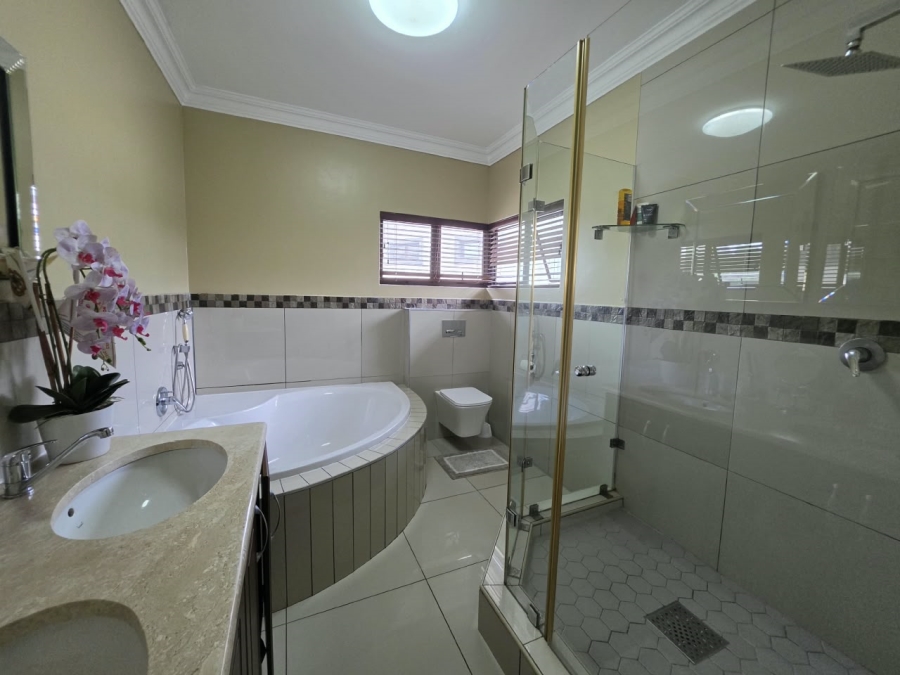 5 Bedroom Property for Sale in Mzingazi Golf Estate KwaZulu-Natal