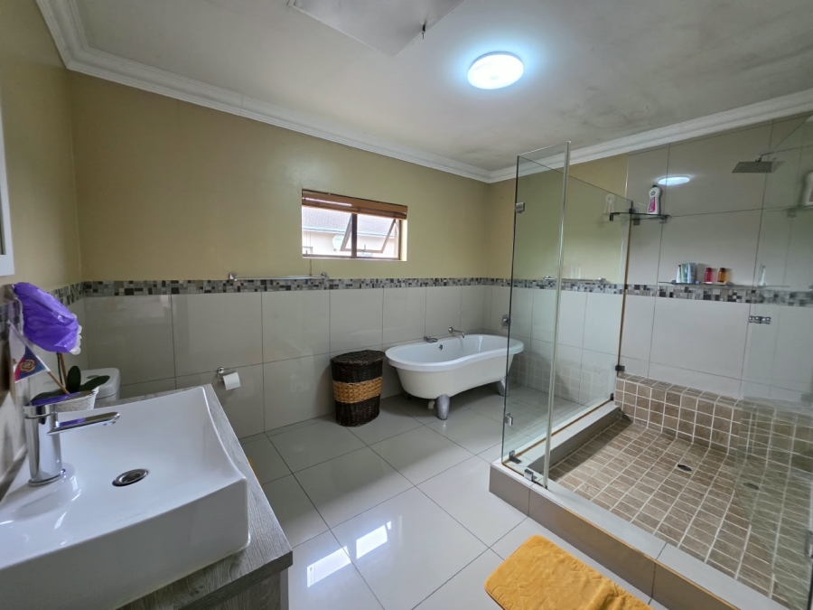 5 Bedroom Property for Sale in Mzingazi Golf Estate KwaZulu-Natal