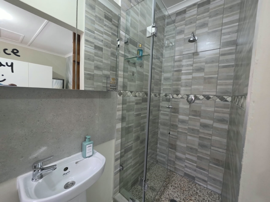 9 Bedroom Property for Sale in Veld En Vlei KwaZulu-Natal