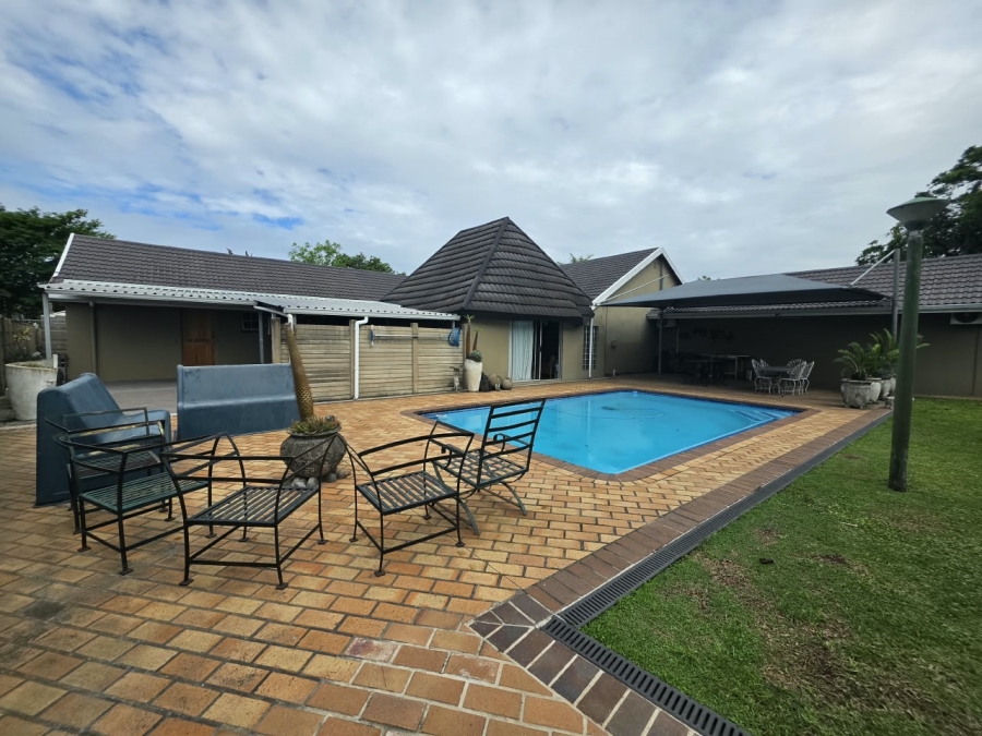 9 Bedroom Property for Sale in Veld En Vlei KwaZulu-Natal