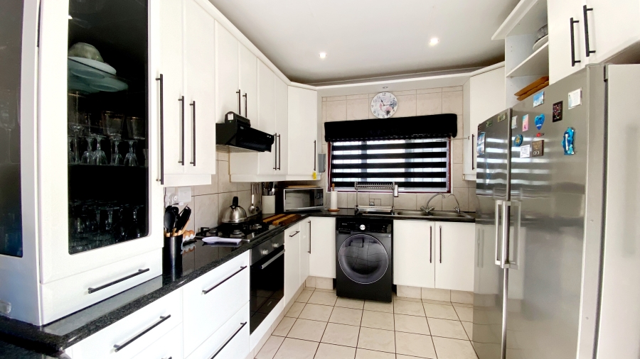 3 Bedroom Property for Sale in Elysium KwaZulu-Natal