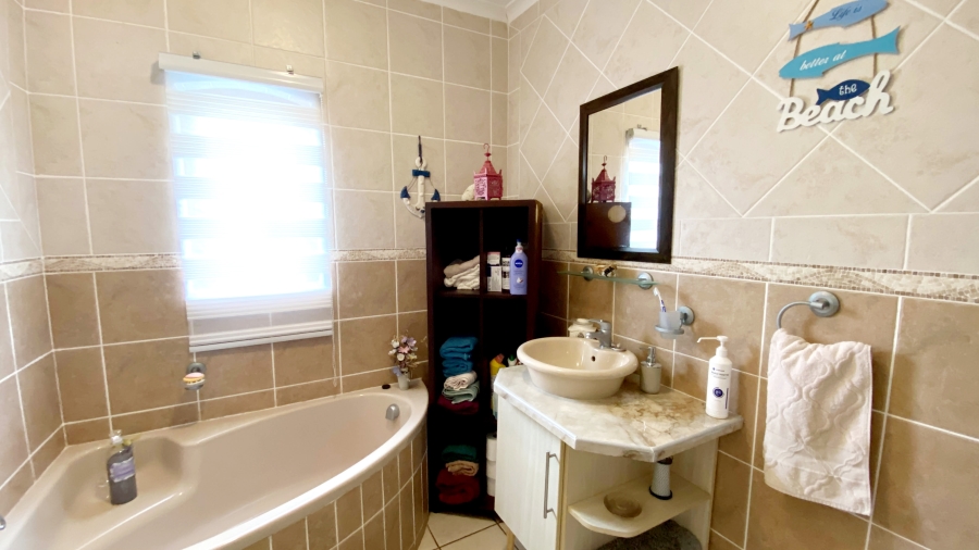 3 Bedroom Property for Sale in Elysium KwaZulu-Natal