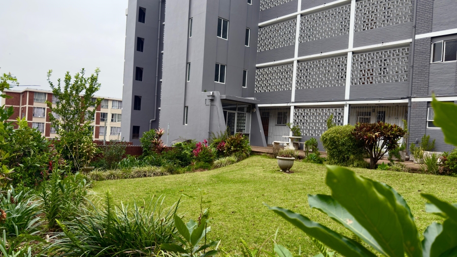 1 Bedroom Property for Sale in Essenwood KwaZulu-Natal