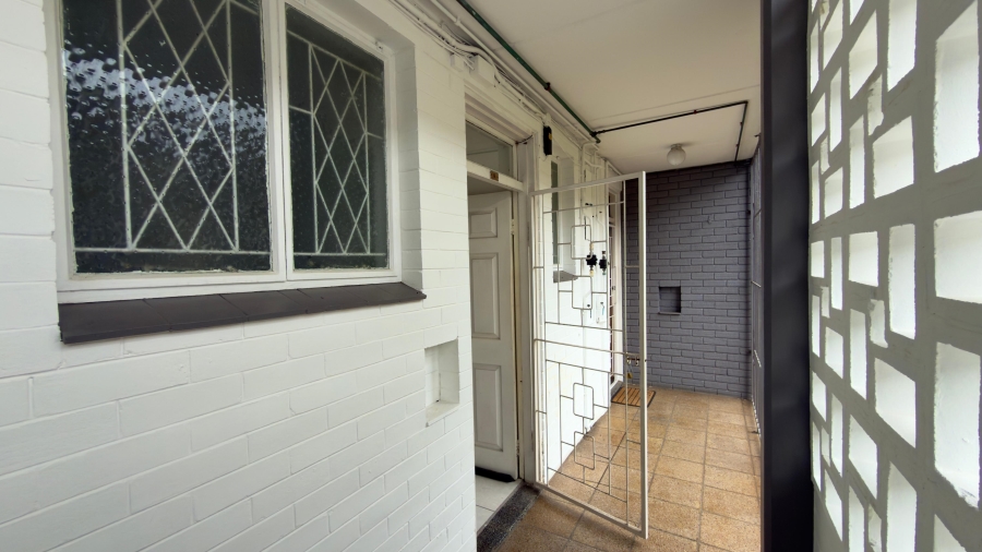 1 Bedroom Property for Sale in Essenwood KwaZulu-Natal