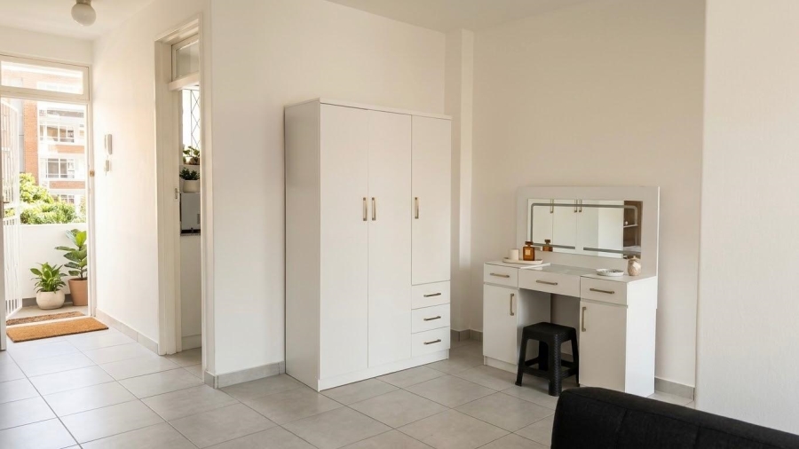 1 Bedroom Property for Sale in Essenwood KwaZulu-Natal