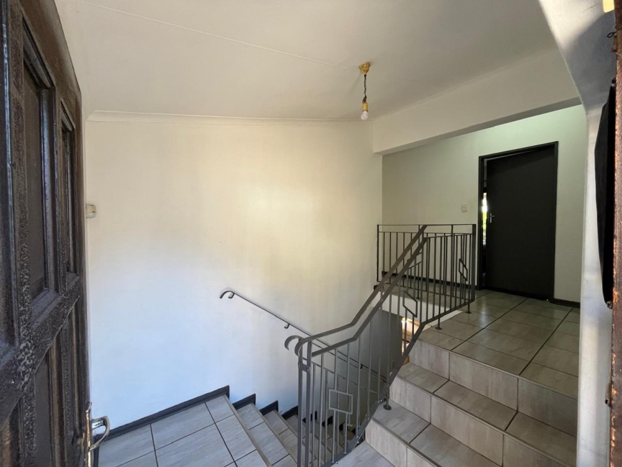 To Let 4 Bedroom Property for Rent in Ocean View KwaZulu-Natal