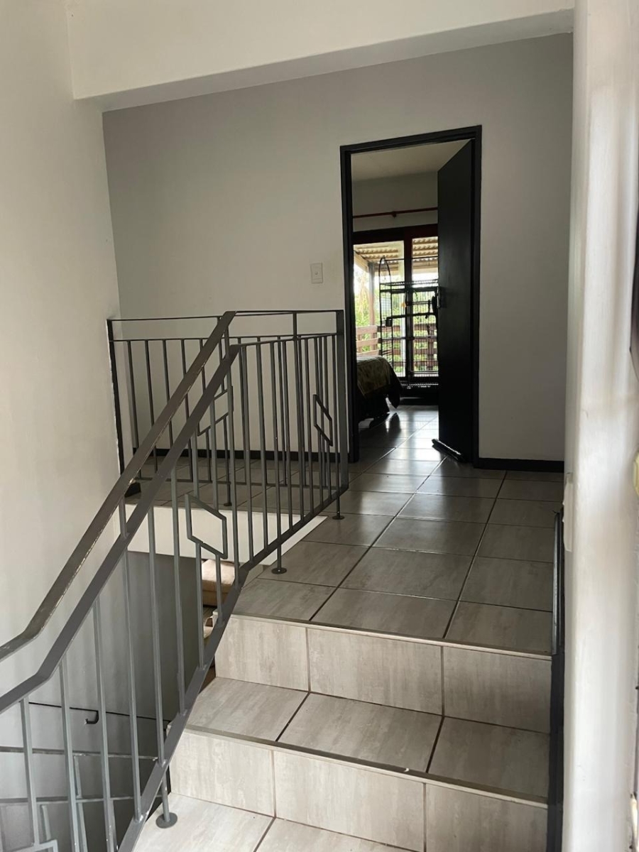 To Let 4 Bedroom Property for Rent in Ocean View KwaZulu-Natal