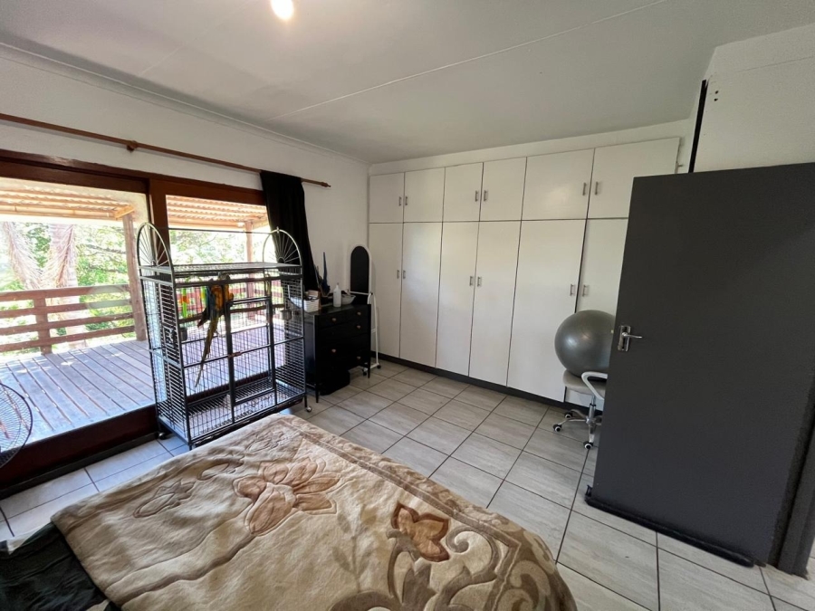 To Let 4 Bedroom Property for Rent in Ocean View KwaZulu-Natal