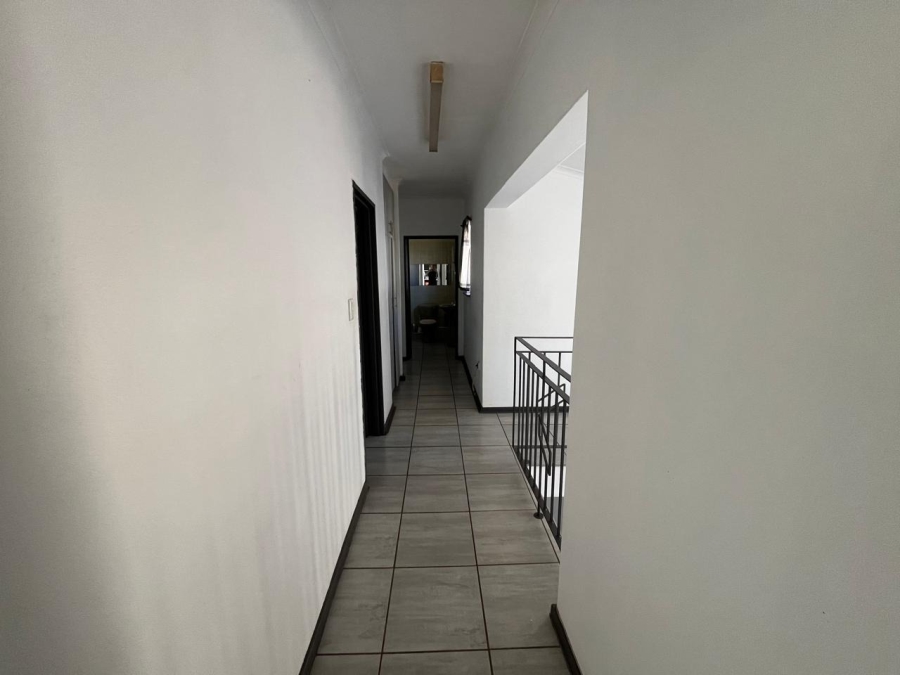 To Let 4 Bedroom Property for Rent in Ocean View KwaZulu-Natal