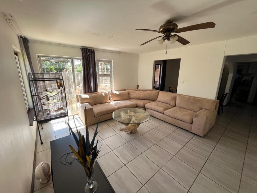 To Let 4 Bedroom Property for Rent in Ocean View KwaZulu-Natal