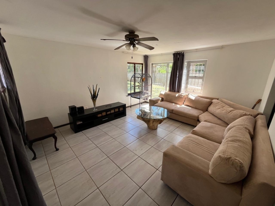 To Let 4 Bedroom Property for Rent in Ocean View KwaZulu-Natal