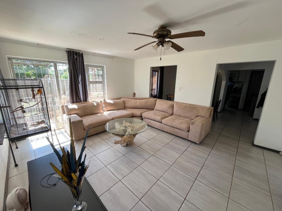To Let 4 Bedroom Property for Rent in Ocean View KwaZulu-Natal