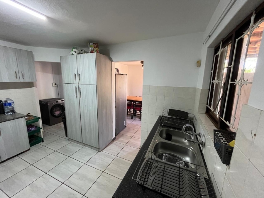 To Let 4 Bedroom Property for Rent in Ocean View KwaZulu-Natal