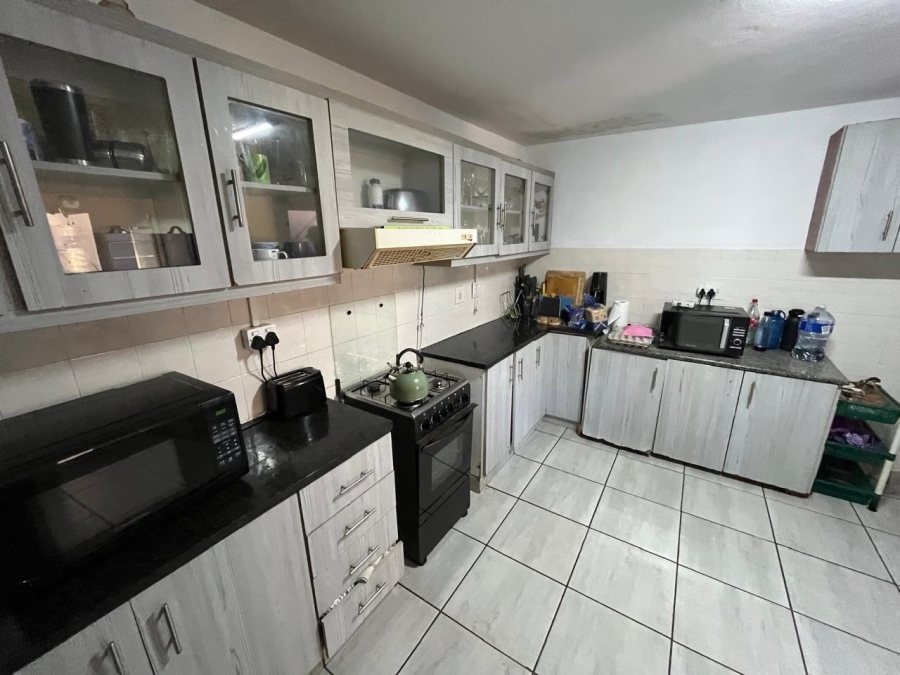 To Let 4 Bedroom Property for Rent in Ocean View KwaZulu-Natal