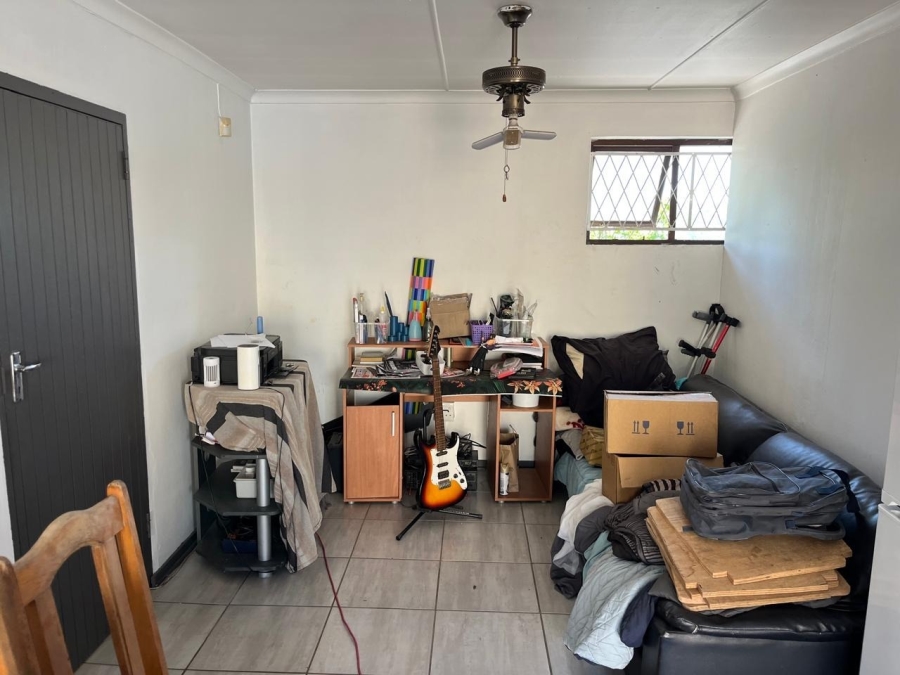 To Let 4 Bedroom Property for Rent in Ocean View KwaZulu-Natal
